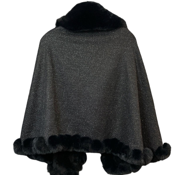 NWT VINCE CAMUTO Whip Stitched Black Faux Fur Trimmed Cape - Picture 4 of 7